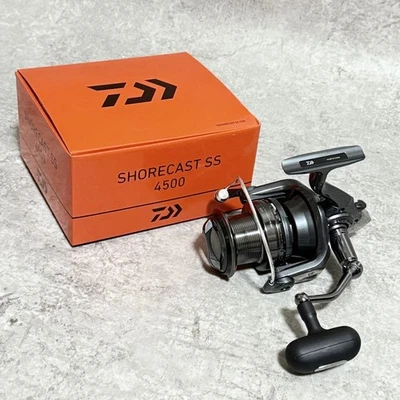 Carrete giratorio Daiwa Shorecast SS4500 carrete de pesca de surf de agua salada excelente Foto 1 de 4