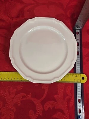 Mikasa Ultima + HK 400 Antique White Salad Plate 8.5" - Image 1 of 3