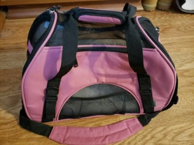 BERGAN RASBERRY PEQUENO TRANSPORTADOR DE ANIMAIS DE ESTIMAÇÃO ALÇA DUPLA ALÇA DE OMBRO FORRO SHERPA  - Imagem 1 de 4