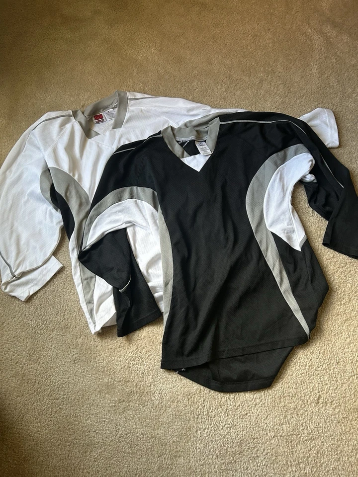 Camisetas de práctica de hockey Kamazu pequeñas para hombre "casa y fuera" sin números Foto 1 de 4