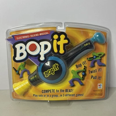 Nuevo juego electrónico portátil Bop It 2002 de Hasbro nuevo y precintado Foto 1 de 4