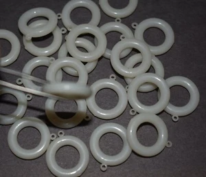VINTAGE 24 WHITE PLASTIC RINGS CIRCLES WITH RING  PENDANTS  20.7mm - Picture 1 of 1