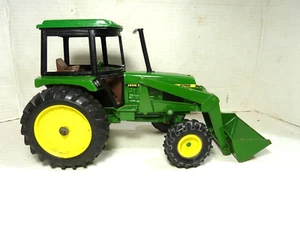 1/16 Ertl John Deere 2755 Vintage Tractor Toy With Front End Loader Die-cast - Picture 1 of 10