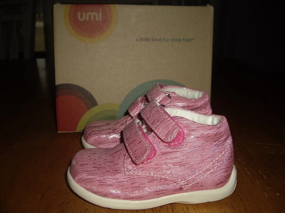 NUEVO EN CAJA Niño Pequeño Talla 5.5 UMI Samme Rosa Brillante con Botines Plateados Zapato para Caminar Foto 1 de 4