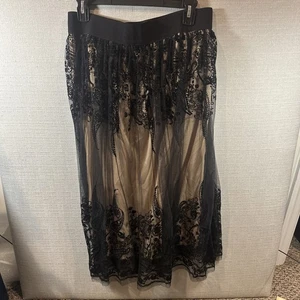 Metro wear Skirt NWT Size Large Tan Satin With Lace Overlay - Picture 1 of 5