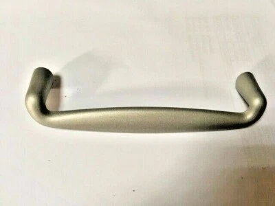 Maniglia mobile armadio cassetto interasse 128 mm cromo opaco in ottone nichel - Immagine 1 di 4