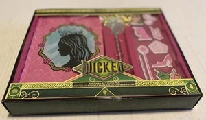 Wicked Glinda Journal Set mit Stift Puffy Sticker 40 Blatt rosa und grün - Bild 1 von 2