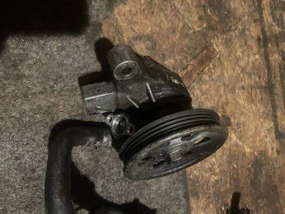 Bomba de dirección asistida con botella Honda Civic 1992-95 OEM   Foto 1 de 4