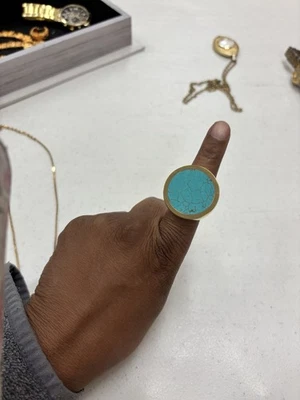 Anillo Michael Kors Turquesa Cúpula Tono Dorado Talla 8 Foto 1 de 4