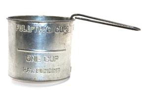 Primitive Vintage Metall 2 Tassen Blech Mehl Sieb Backen Küche Dekor - Bild 1 von 4