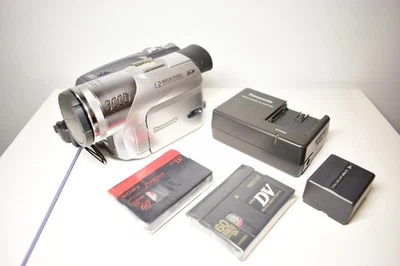 [Used, Excelent] Panasonic PV-GS120 3CCD MiniDV Camcorder w/Battery+Charger - Image 1 of 4