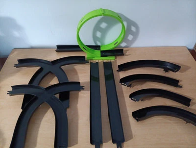 2006 M.M.T.L. Car Race Track Replacement Pieces Lot Of 9 Green & Black - Image 1 of 4