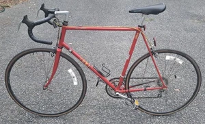 VINTAGE Trek 400 Series Road Bike c. 1987.  61cm Frame, Factory Red, 27" Wheels - Picture 1 of 6