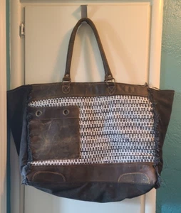 Myra Bag Canvas Weekender - Picture 1 of 11