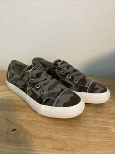 Blowfish Malibu Women's Play Natural Camouflage Canvas Slip on Shoes Size 8 NEW - Picture 1 of 9