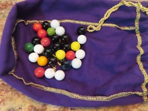 Lot 32 Vintage Chinese Checker Game Pc Marbles Plus Akro Agate Crown Royal Bag - Picture 1 of 5