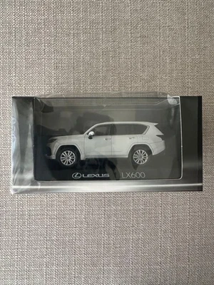 Mini voiture Kyosho Lexus LX600 échelle 1/43 modèle blanc RHD neuf - Photo 1/4