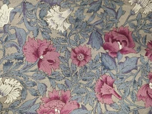 Beautiful Florentine Pattern Cotton Quilt Fabric by Hoffmann California Fabrics - Picture 1 of 3
