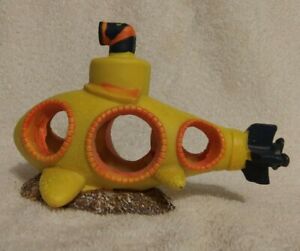 Aqarium figurine yellow submarine resin