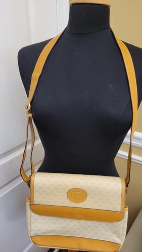 Borsa a tracolla Gucci beige micro "GG" rivestita in tela
