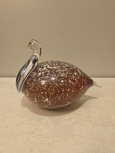  Estatuilla de pájaro soplado a mano de vidrio pesado Meri Lasi (¿pájaro de estudio?) Finlandia moteado  - Imagen 1 de 14