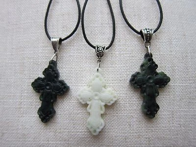 Collar de cordón de cuero con cordón de cuero tallado de jade verde o blanco - unisex Foto 1 de 4