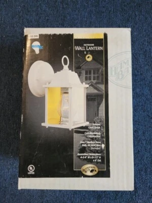 Lanterna de parede externa Hampton Bay - Nova - Caixa aberta - Branca - 250 399 - Imagem 1 de 2