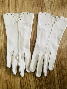 Vintage Size 6-1/2 Beige Tan Gloves Scallop Edge FREE SHIPPING - Picture 1 of 3