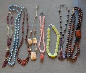 Lot of 8 Stone Bead Necklaces Various Shapes Sizes Colors Amethyst Garnet Quartz - Picture 1 of 12