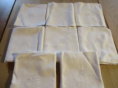 Lot N°109 de 8 serviettes de table en damassé monogramme BR état d'usage  - Photo 1/4