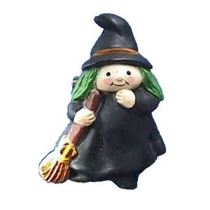 Fun World PIN Halloween Vintage WITCH with BROOM Green Hair Lehmann 1980s Brooch - Picture 1 of 2