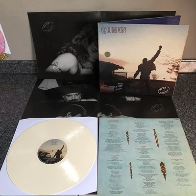 LP ALBUM RECORD QUEEN MADE IN HEAVEN 1ST UK PRESS CREAM VINYL 3 POSTERS EX+/EX - Image 1 of 4