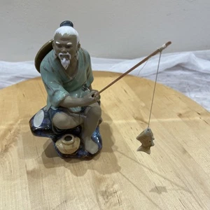 Chinese Vintage Shiwan Mudman Fisherman With The All Important Fish Sitting Pose - Picture 1 of 10