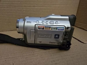 Samsung VP-D24i Digital VideoCamera Recorder - Mini DV - PAL - Foto 1 di 5