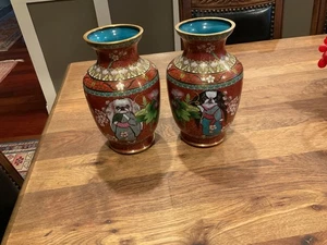 RARE! VTG PAIR (2) CHINESE JINGFA CLOISONNE VASES PEKINGESE DOGS & FLOWERS - Picture 1 of 9