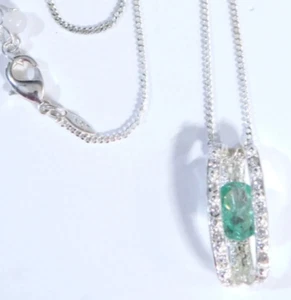 Avon Envy Me Necklace - Silvertone with Green Stone, New in Box - Picture 1 of 5