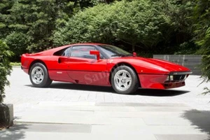 Retro Ferrari 1984 - 1985 Vintage Coche Rojo Alta Resolución Decoración de Pared Impreso Póster Fotográfico - Imagen 1 de 1