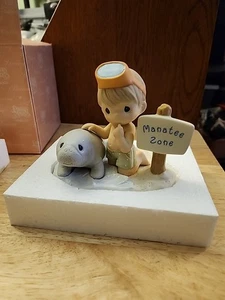 Precious moments - our love will never be endangered New In Box - Never Displaye - Picture 1 of 15