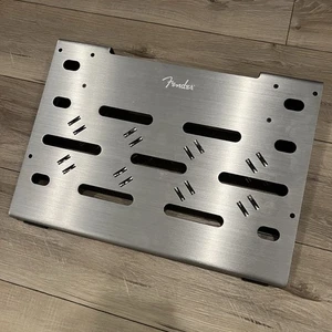 Pedalera Fender Professional pequeña - Imagen 1 de 9