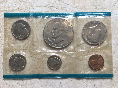 1977 US Mint Uncirculated Set -  6 Coin Set  P Cover