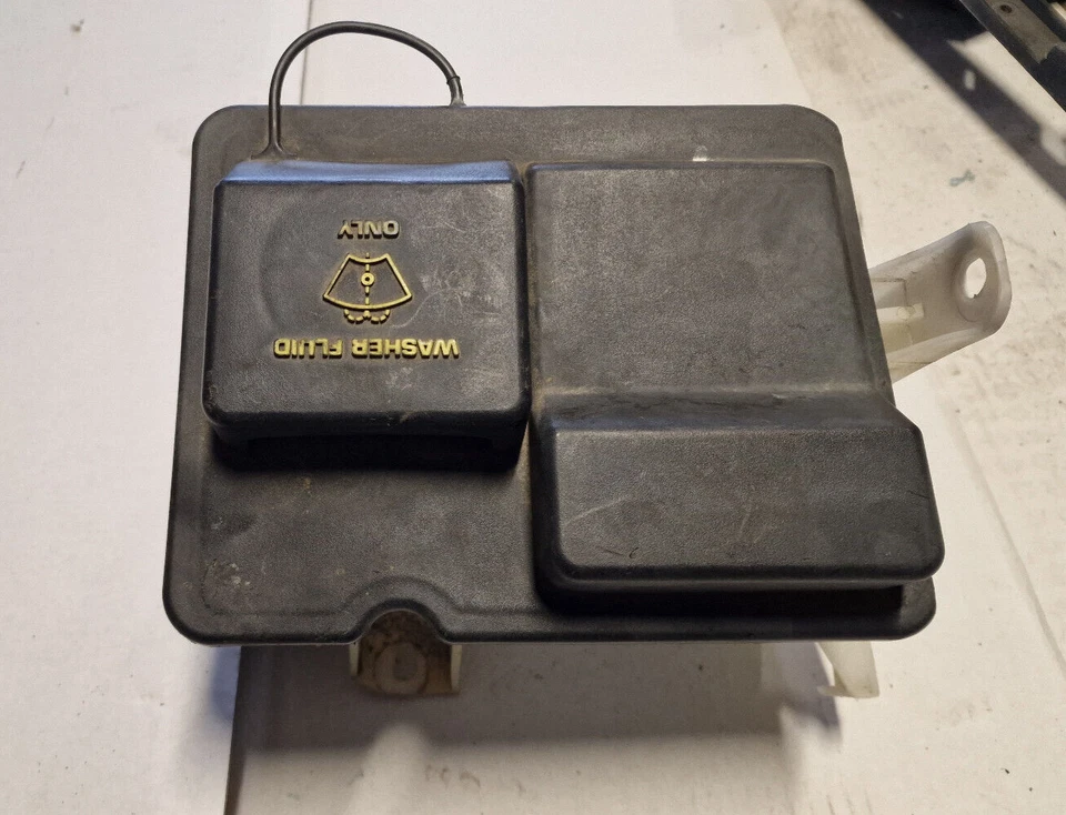 2003-06  NAVIGATOR Ford F150 Expedition Wiper Water Reservoir Expansion TANK - Imagem 1 de 4