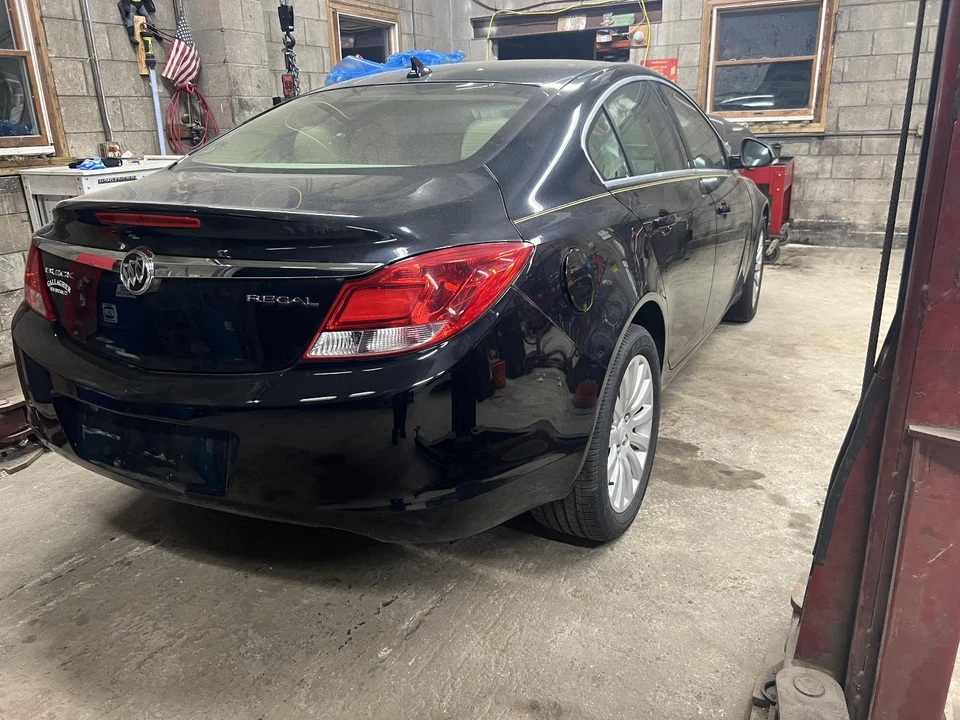 Used Air Cleaner Assembly fits: 2012 Buick Regal 2.4 Grade A - Изображение 1 из 4