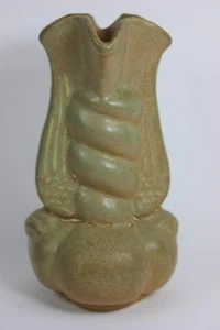 Vintage NILOAK Art Pottery Vase Mottled Green Brown w/ Ruffled Edge Arkansas - Picture 1 of 5