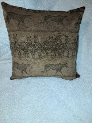 Almohada de terciopelo cebra y guepardo 16"x16" Foto 1 de 4