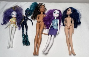 Lot of 5 Miscellaneous Dolls For Parts 4 Hasbro 1 Mattel As Is - Picture 1 of 11