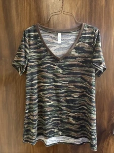LuLaRoe Jana Top - Camo Print Size Medium - Picture 1 of 5
