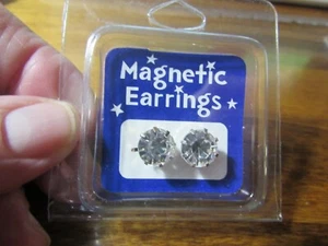 NEW/pkg unworn MAGNETIC round rhinestone earrings -1 ct size - Picture 1 of 2
