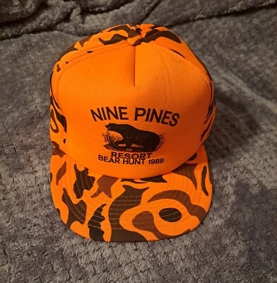 Camuflaje naranja vintage 1988. Nine Pines Resort Bear Hunt.  Sombrero raro en excelente estado Foto 1 de 4
