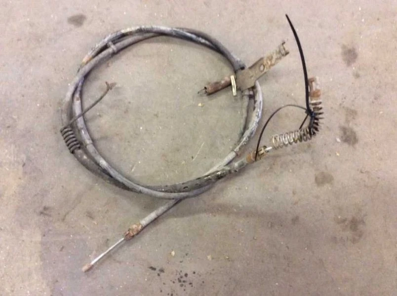 01 02 03 04 05 06 07 CABLE FRENO EMERGENCIA FORD E250 E350 E450 EJE TRASERO DERECHO Foto 1 de 4