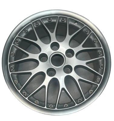 Rueda trasera de 2 piezas central plateada labio mecanizado 18" OEM Porsche 911 - 67241 Foto 1 de 3